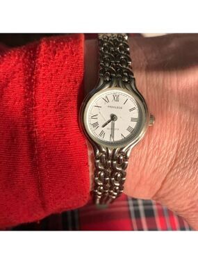 Privilege wrist watch